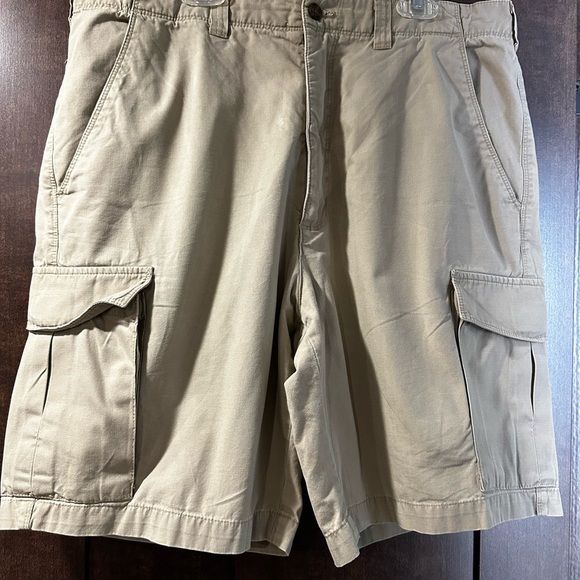Woolrich Men's Tan Cargo Shorts size 34 - Picture 1 of 8